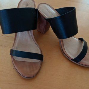 ARRICCI Leather Sandals
